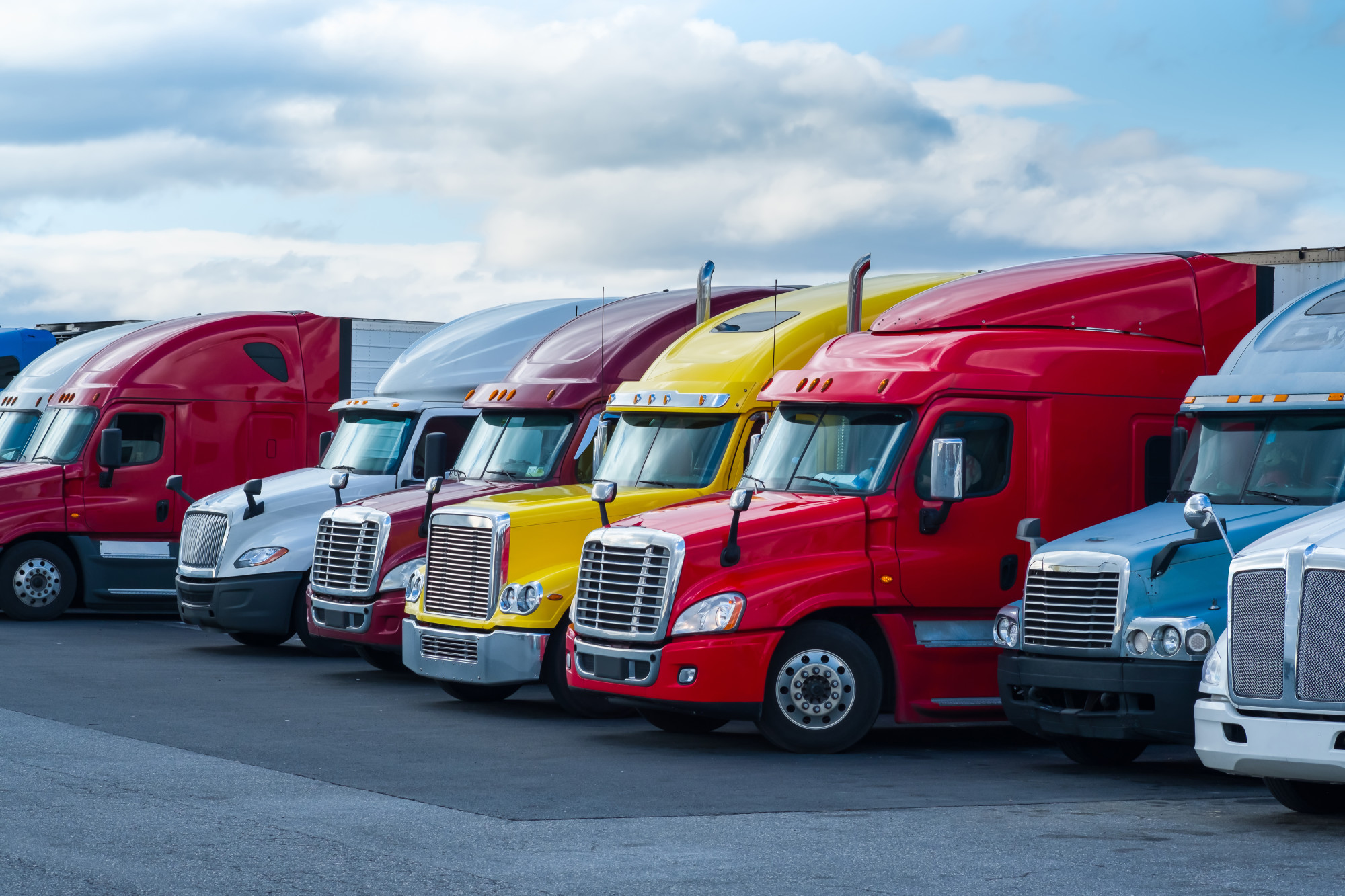 Four Tips to Start a Trucking Company