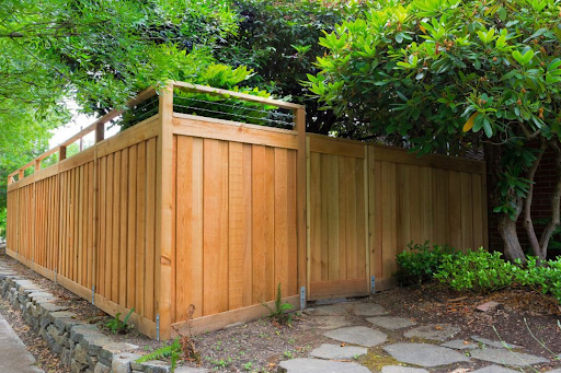 Tips for Choosing Reliable and Trustworthy Wood Fence Installers